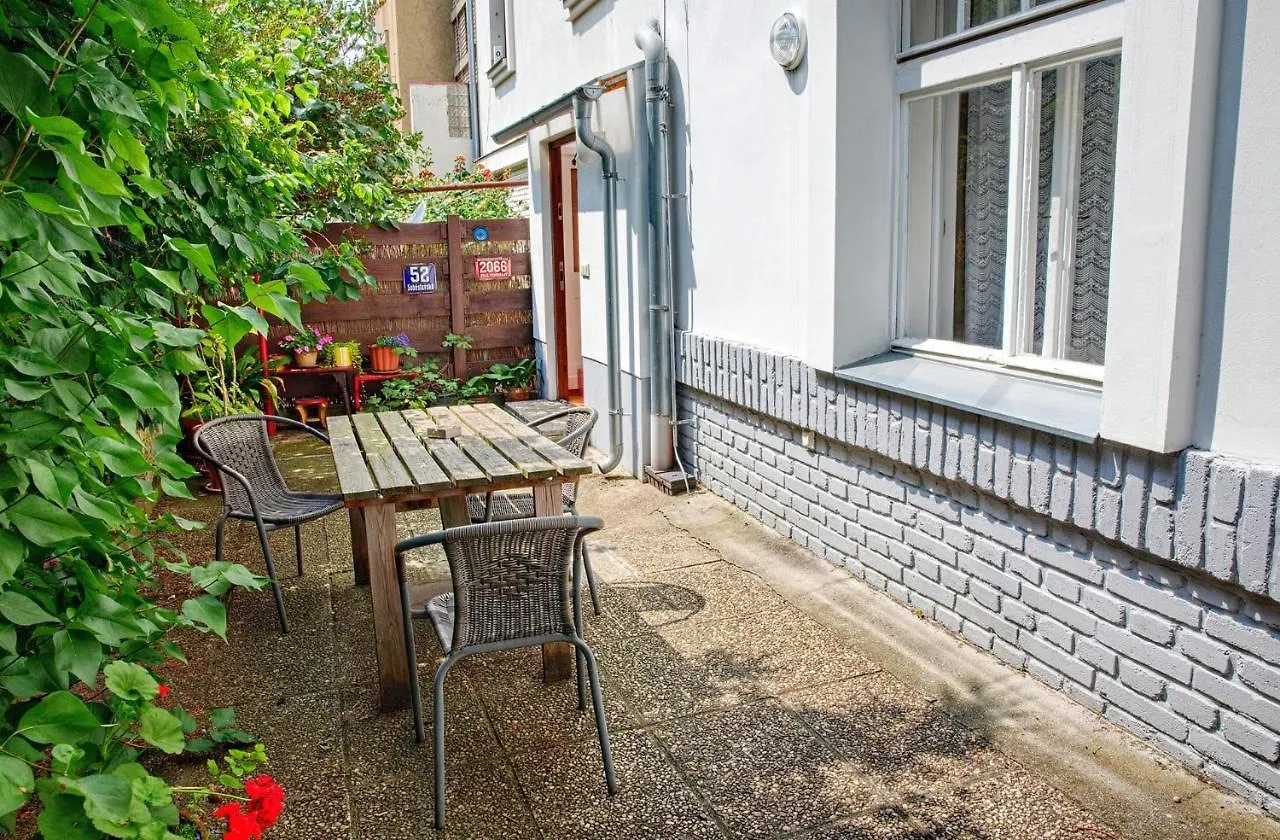 Garden In The City Prag Apartment